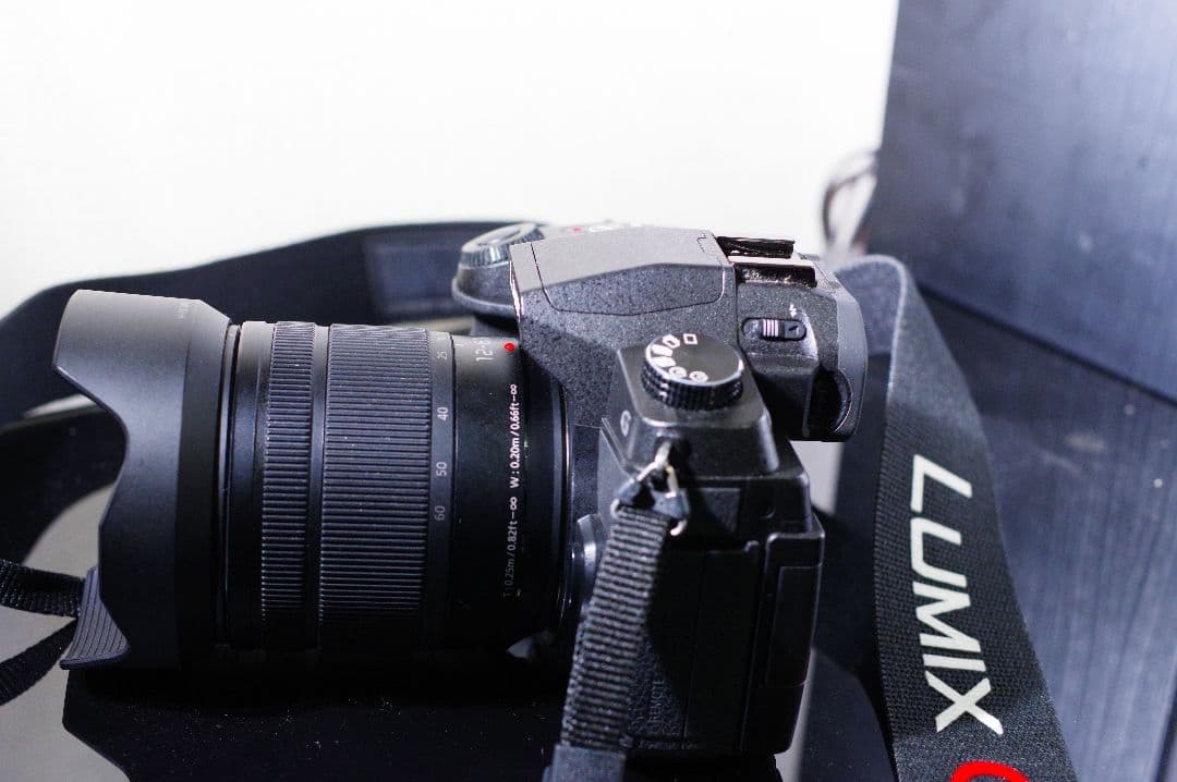 【美品】Panasonic DMC−G8Mミラーレス一眼カメラ　標準レンズキット