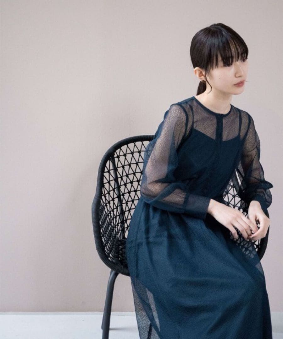 専用新品　kaene カエン　長袖ワンピース　幾何学チュールワンピース　総レース