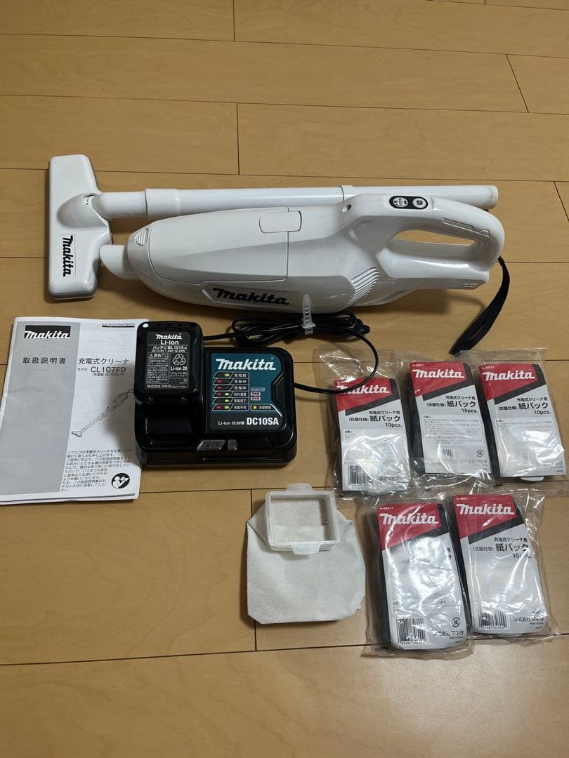 Makita 充電式クリーナー　CL107FD