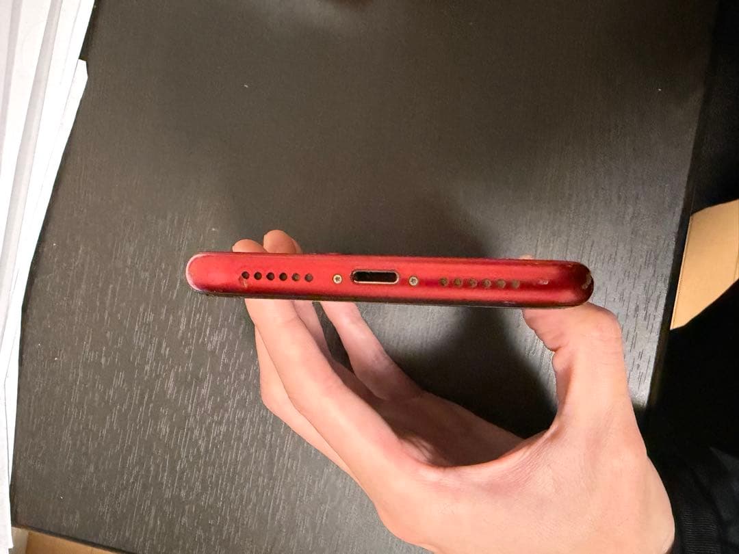 Apple iPhone11 RED128GB ひび割れ・傷あり