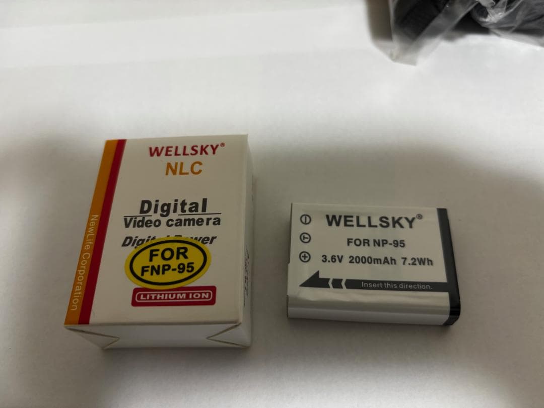 【美品・元箱付き】RICOH GXR +P10+自動開閉式レンズキャップ