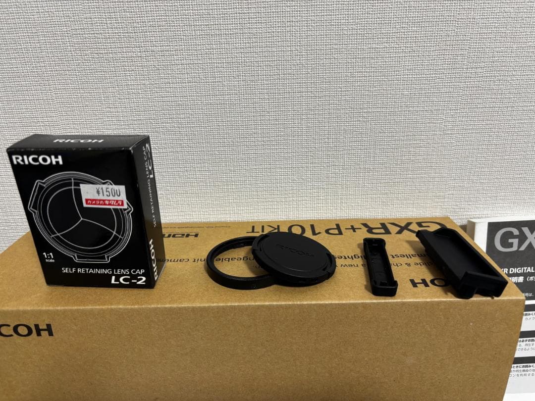 【美品・元箱付き】RICOH GXR +P10+自動開閉式レンズキャップ