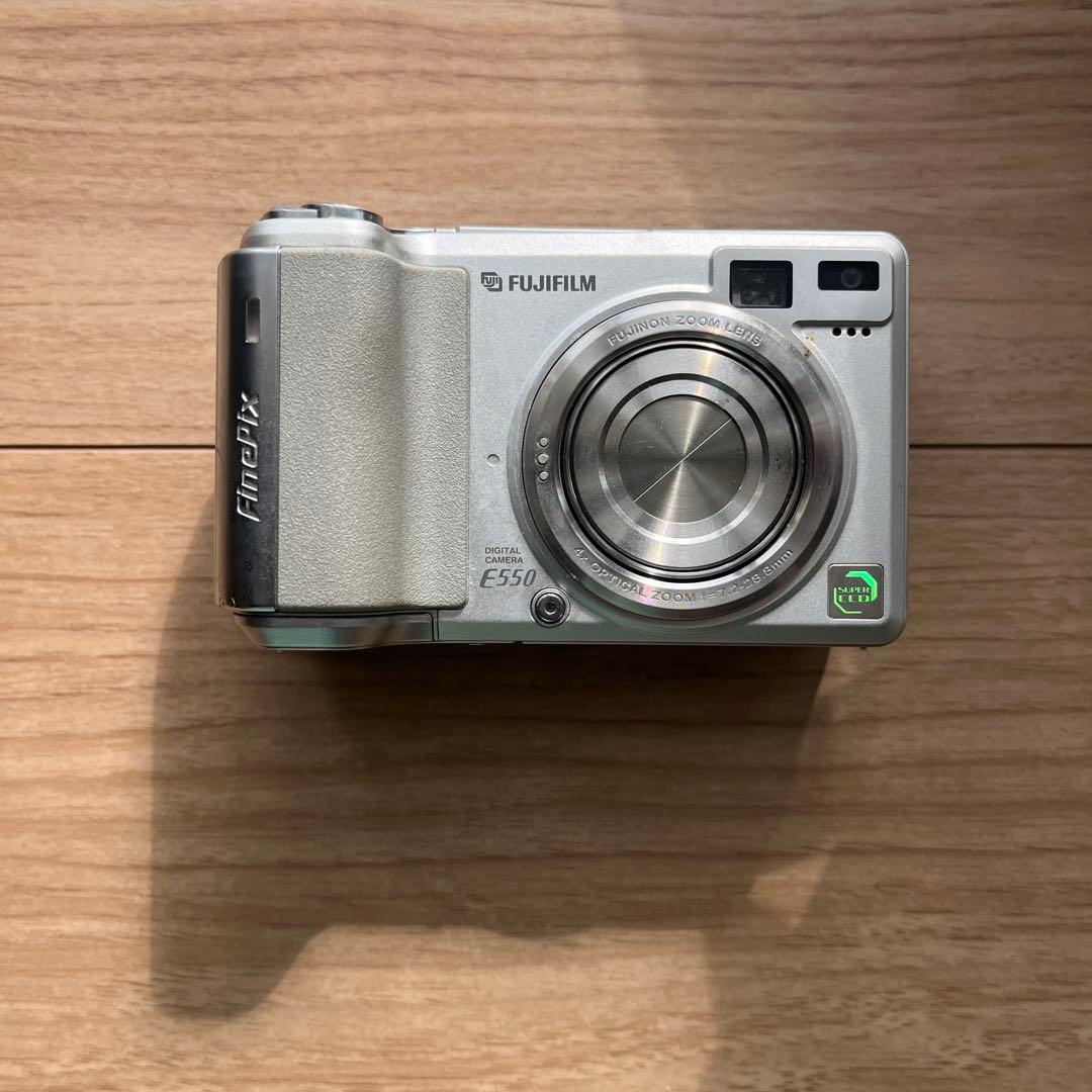 Fujifilm FinePix E550 コンパクトデジタルカメラ
