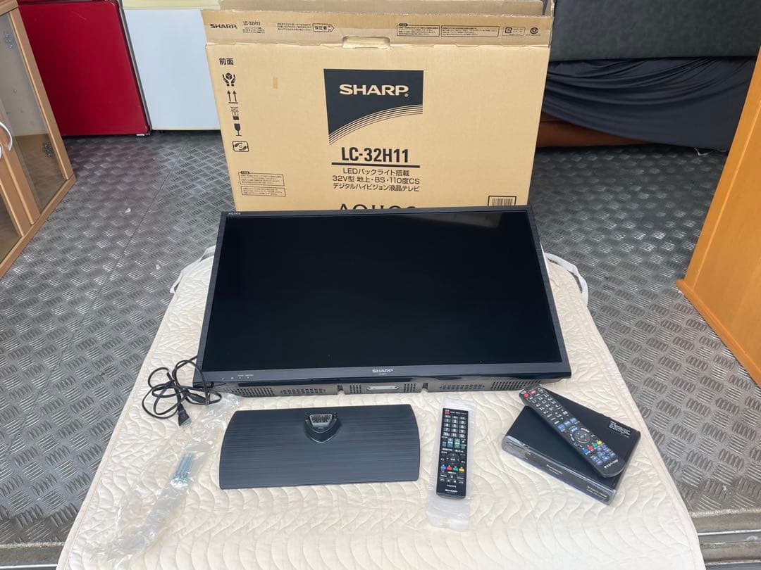 SHARP AQUOS 32型 液晶テレビ（LC-32H11）