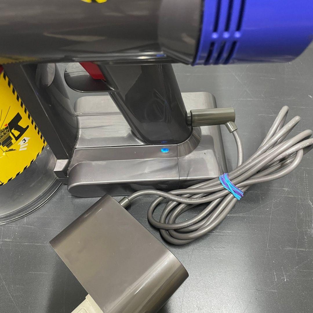 642Dyson V7 コードレススティッククリーナー fluffy 送料無料