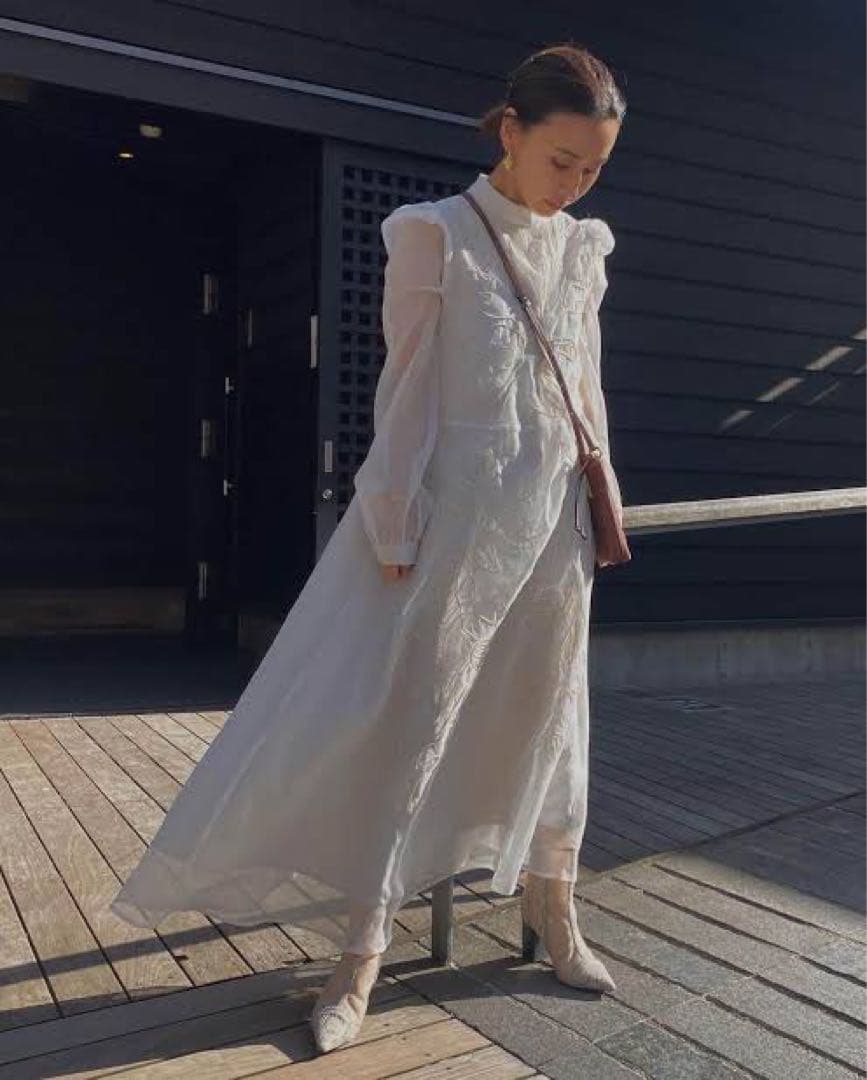 【AMERI】MEDI FOREST EMBROIDERY DRESS