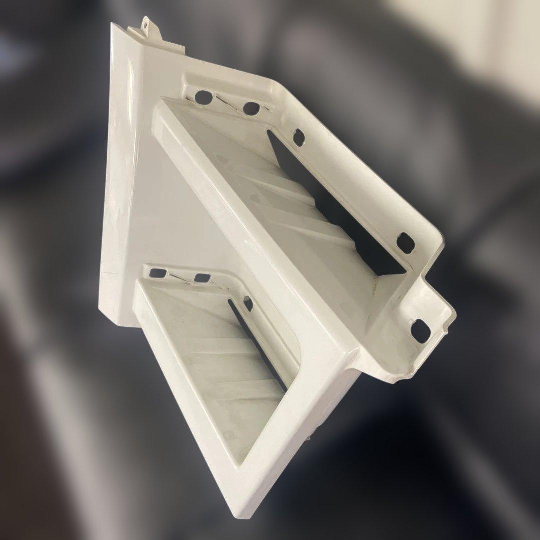 スーパーグレート　17型〜　純正　標準キャブ　白　運転席側　ステップウォール