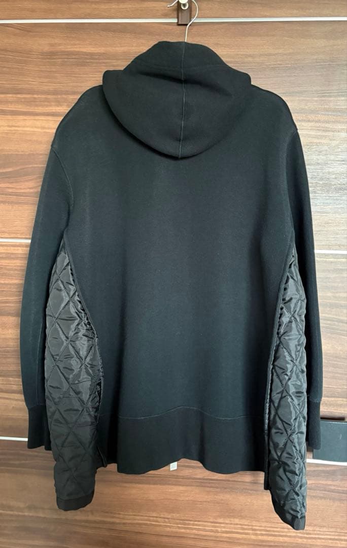 あ*ん様 SACAI サカイ ブラック×ネイビー パネルキルティング パーカー