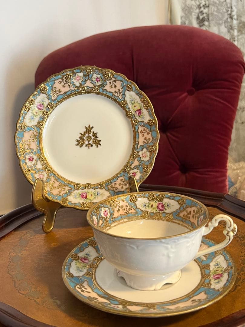 極美品オールドノリタケ マルキ印 金彩のカップとソーサー　プレート　トリオセット