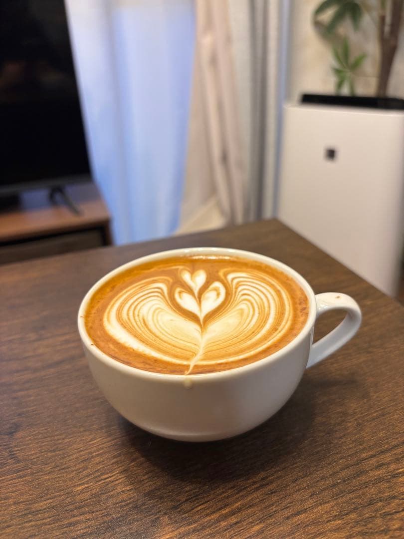 DeLonghi エスプレッソマシン コーヒーグラインダセット　ラテアート