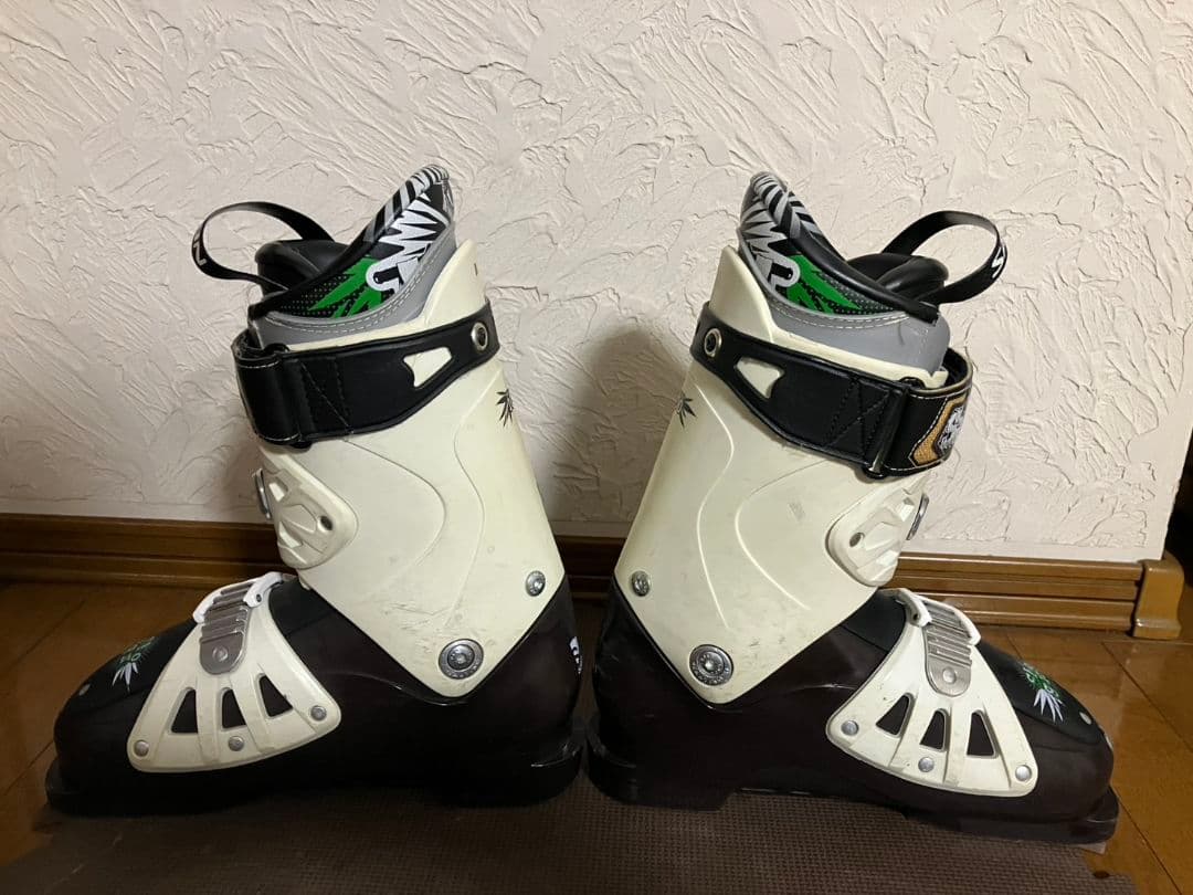 SALOMON　サロモン スキーブーツ 27〜27.5cm 足幅広め