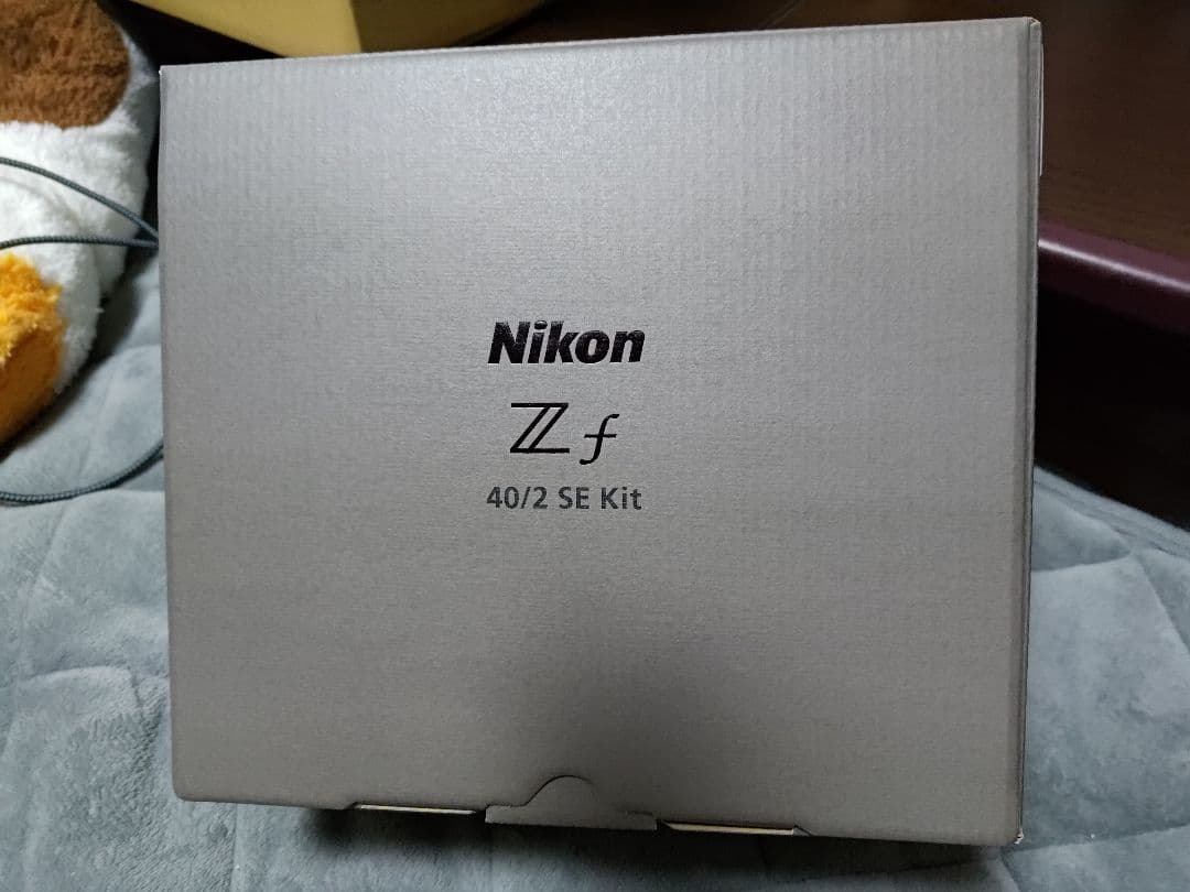 Nikon　zf 40mm f/2 SE レンズキット　シルバー　ストーングレー