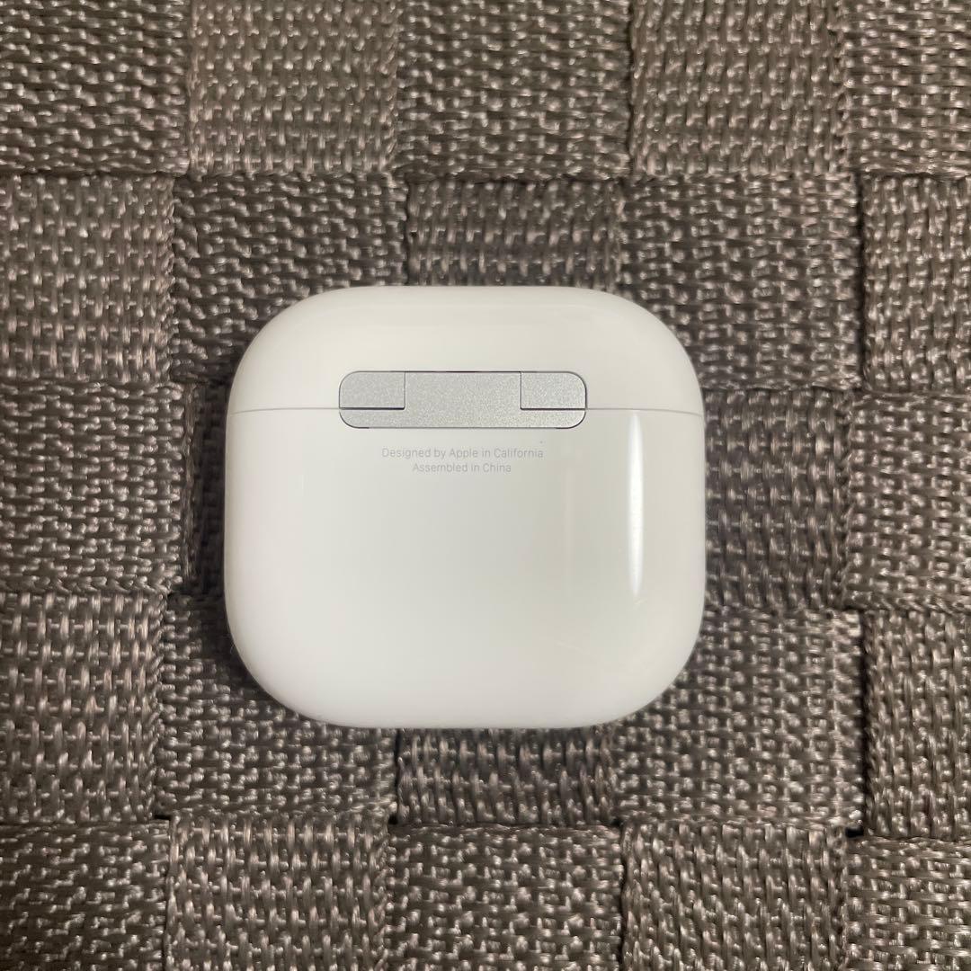 【1回の使用のみ✨】AirPods4ノイズキャンセルなし 本体 充電ケース付き