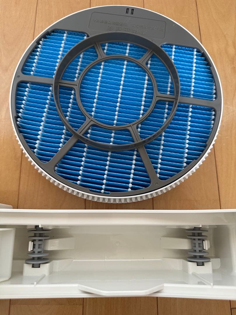 【美品】2022年製 シャープ 加湿空気清浄機 KC-J50-W