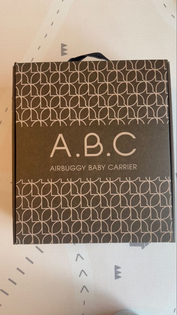 AIRBUGGY エアバギー 抱っこ紐 ブラック 未使用 箱 説明書付
