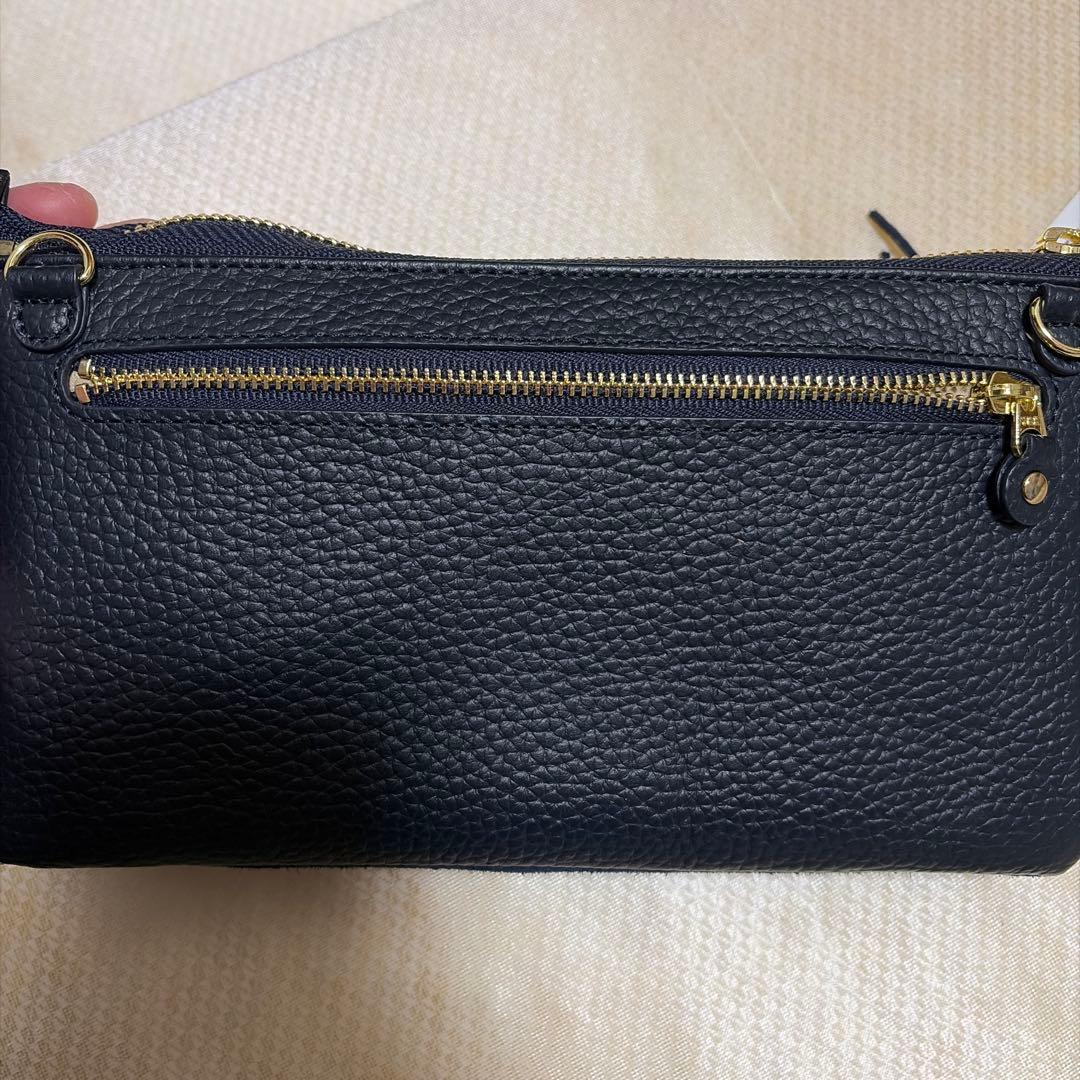 アタオ　オフィスブーブーネイビー レザー スマホショルダーバッグ タッセル付き