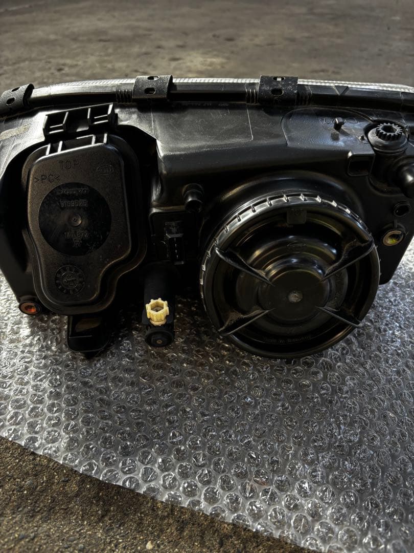 99年式 V70(8B) 純正ヘッドライト