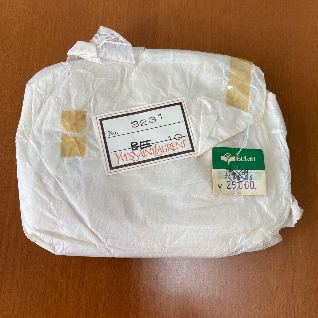 イヴ・サンローラン クラッチバック 匿名配送