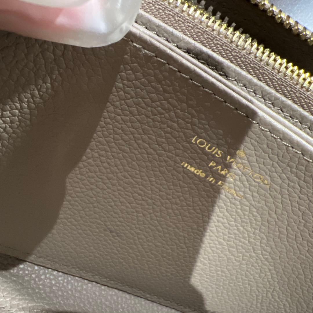 Louis Vuitton ベージュレザー長財布