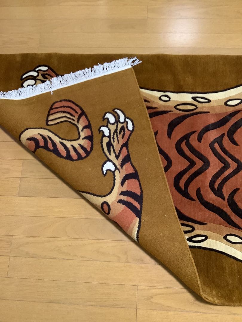 SALE 『本物』 チベット絨毯　チベタンタイガー　特大　約183cm