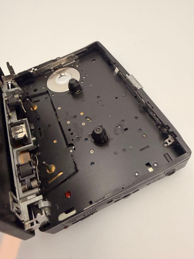 ジャンク品アイワAIWA HS-PX610カセットプレーヤー 乾電池アダプター付