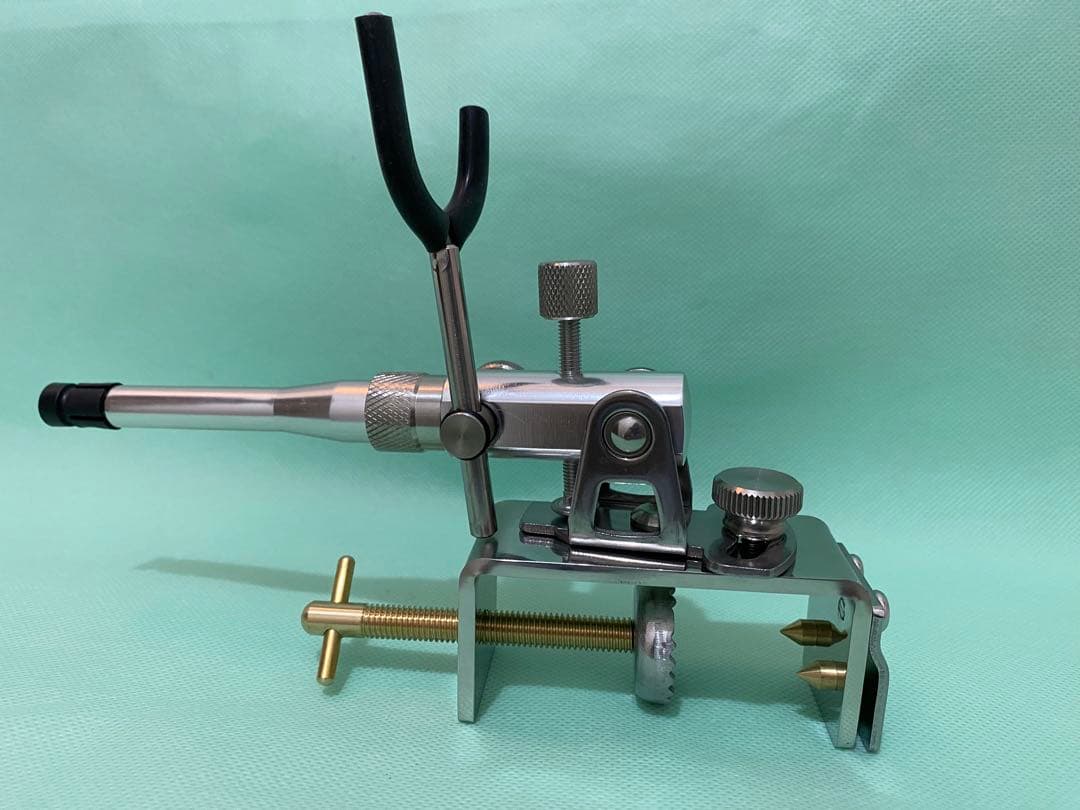 新品未使用、ヘラブナ用金属万力、ヘラ万力、砲台スノーピーク ダイワ竿受け へら