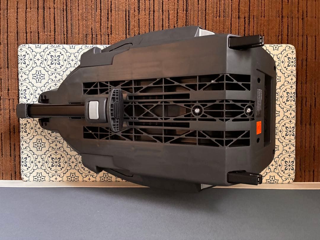 コンビ THE S plus ISOFIX エッグショック ZB-750