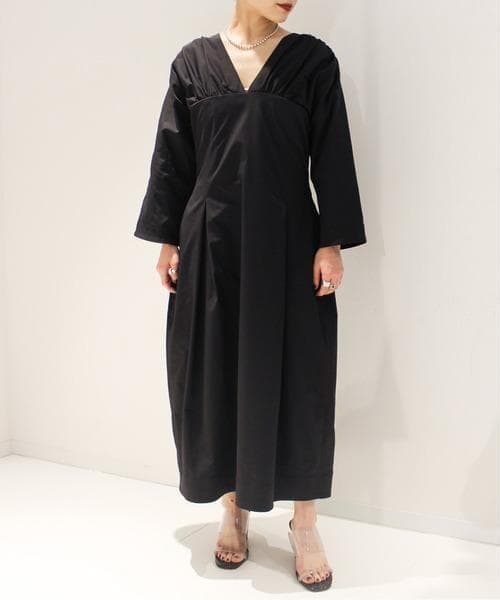 美品 ELIN 5万 ブラックのワンピース エリン デミルクスビームス Z89