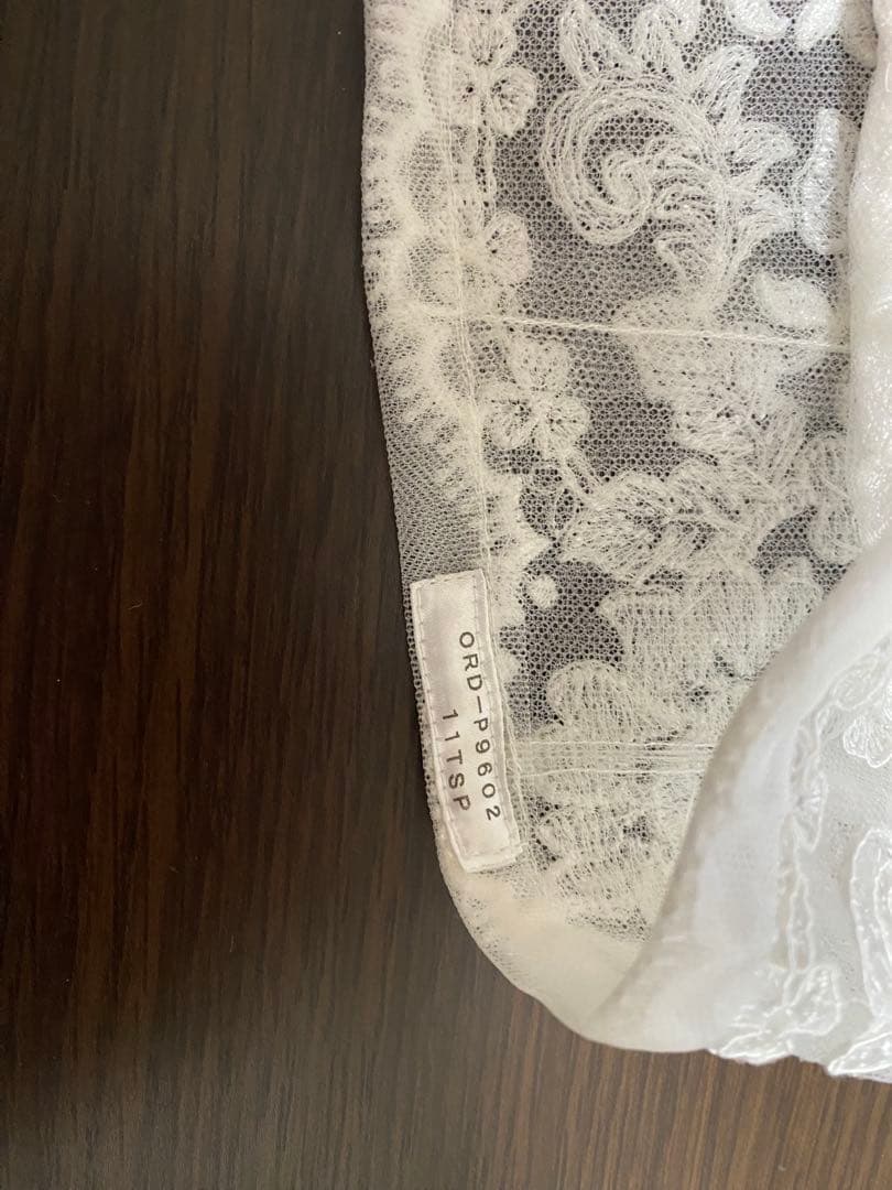 with a white 11号　アールイズウェディング　ボレロ