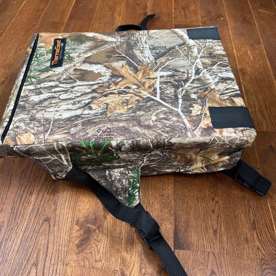 ThermaSeat USA製　RealTree リアルツリー　折り畳み