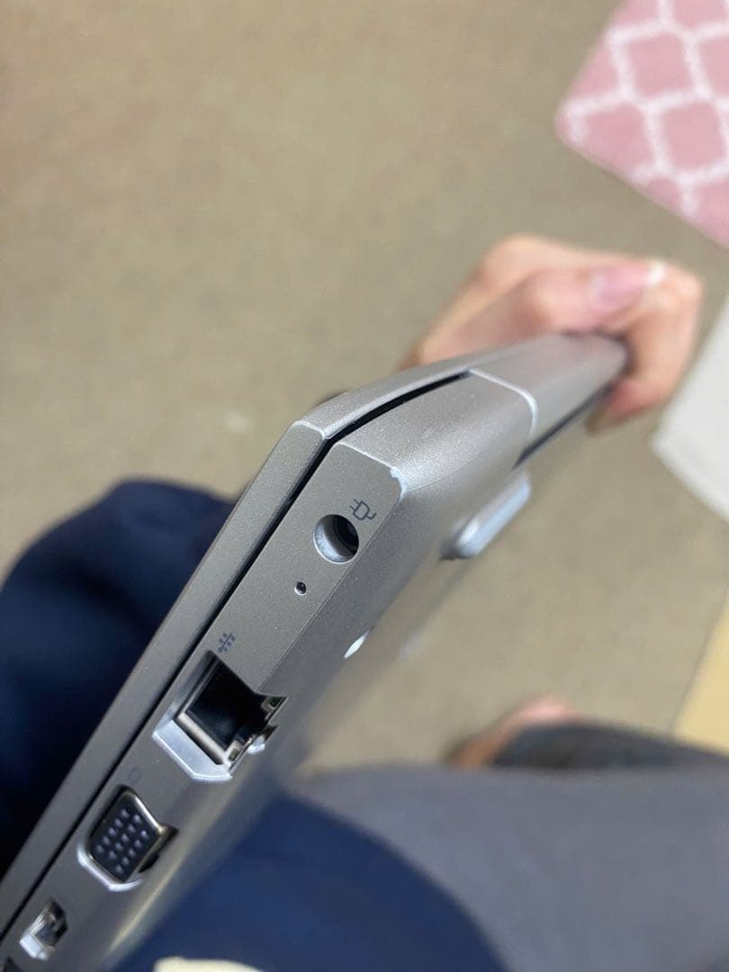 HP ノートパソコン シルバー