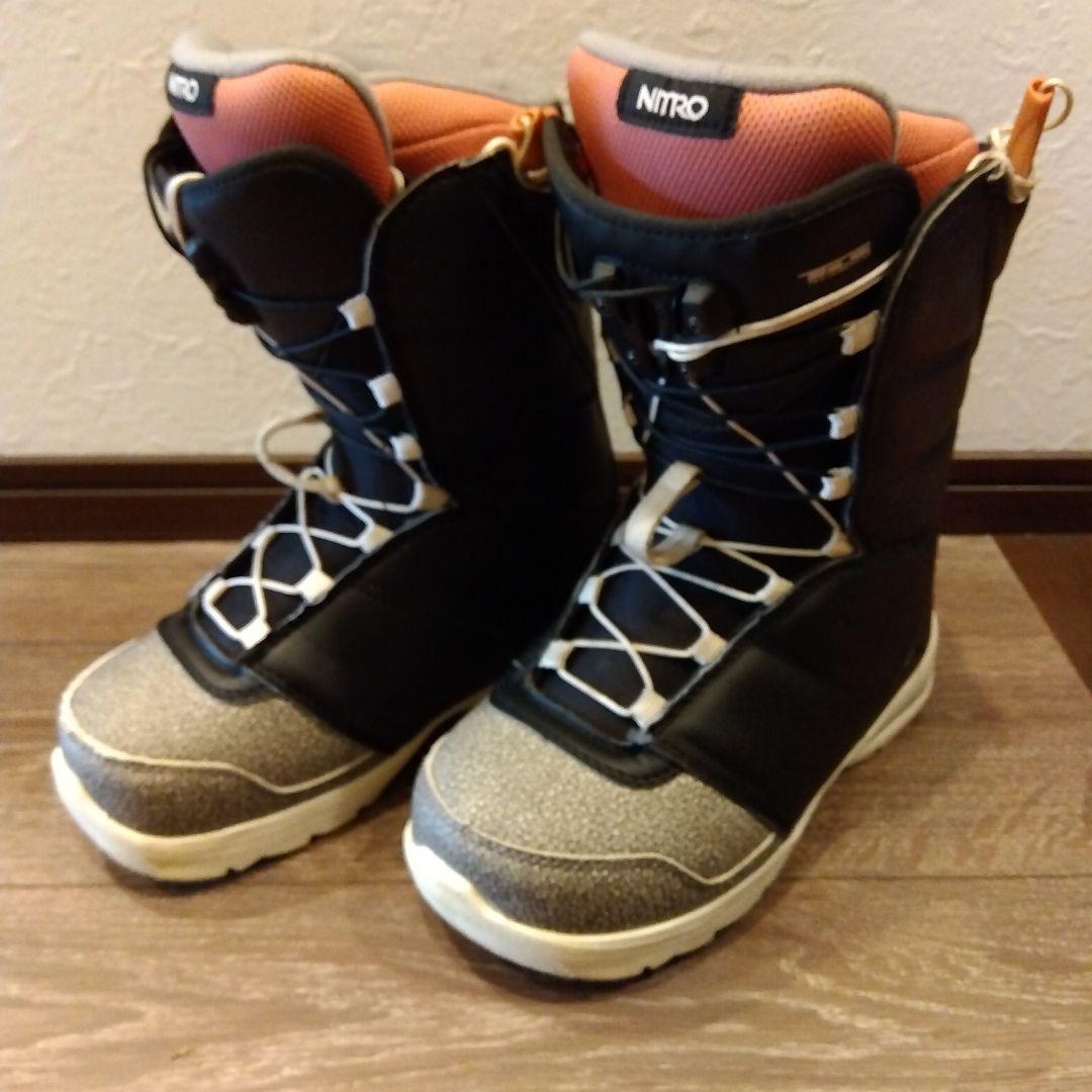 ナイトロ　超軽量　NITRO スノーボードブーツ　ムラサキスポーツ　23.5㌢