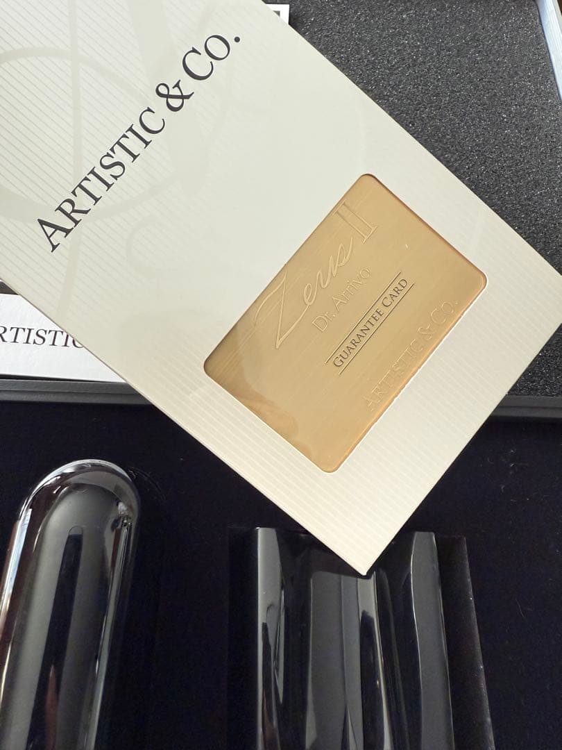 【美品】ドクターアリーヴォ　ゼウスIIアテナローズ 国内正規品 美顔器