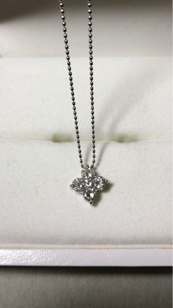 美品　プラチナダイヤモンド0．7カラットネックレス刻印あり