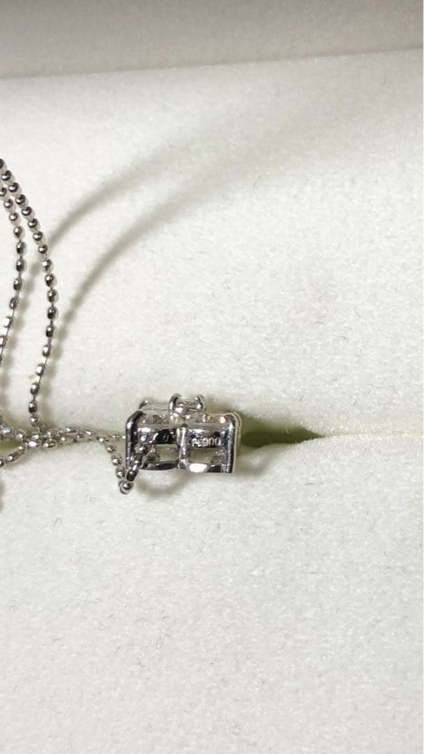 美品　プラチナダイヤモンド0．7カラットネックレス刻印あり