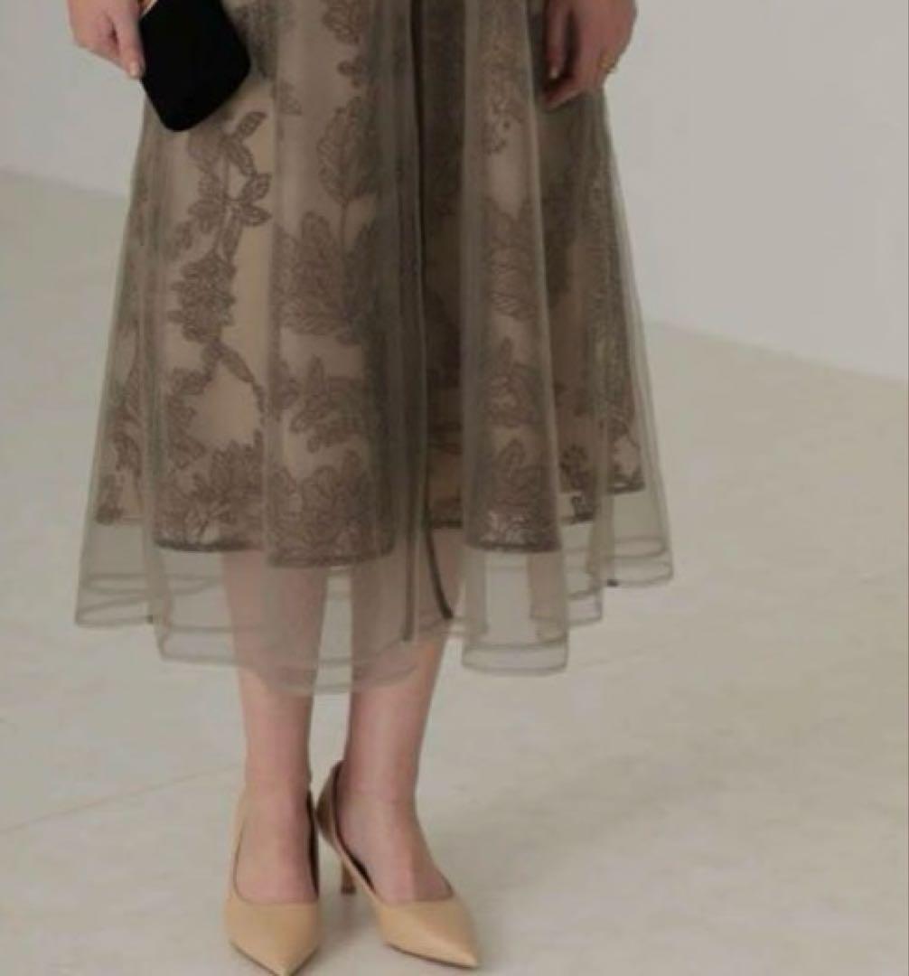 ラ*テ様 【新品タグ付き】LEJA チュールパイピングリーフベルトAラインドレス