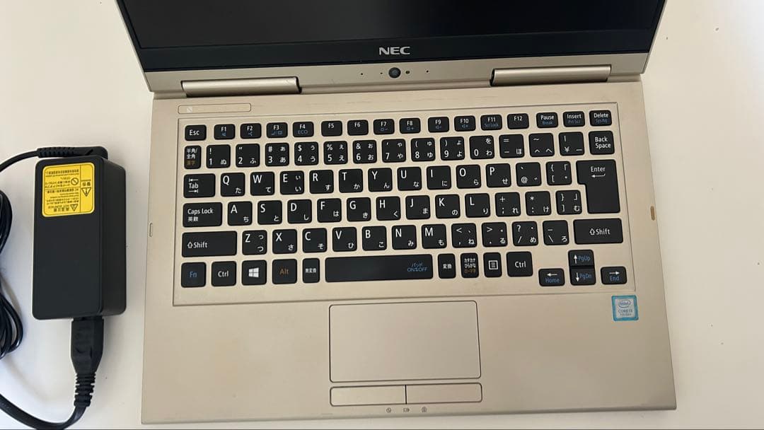 LAVIEノートPC 世界最軽量 タッチパネル