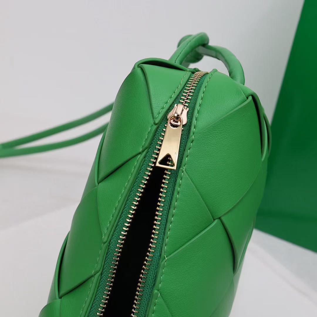 グリーン ショルダーバッグ マキシイントレチャート カセット 斜め掛け