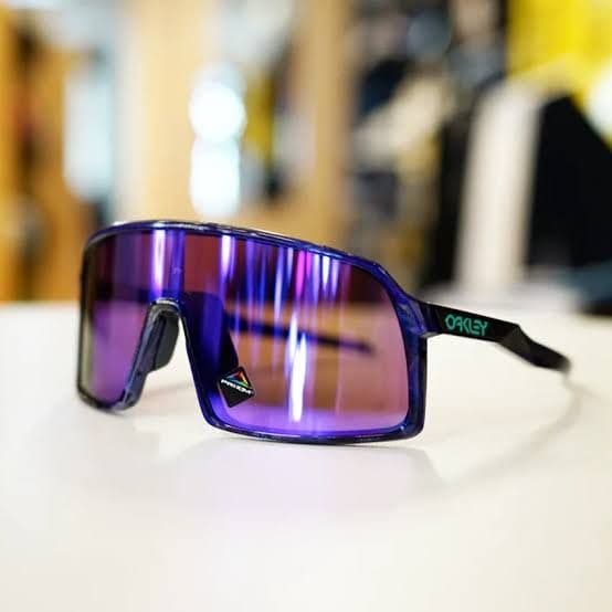 Oakley Sutro 限定モデル　shift spin