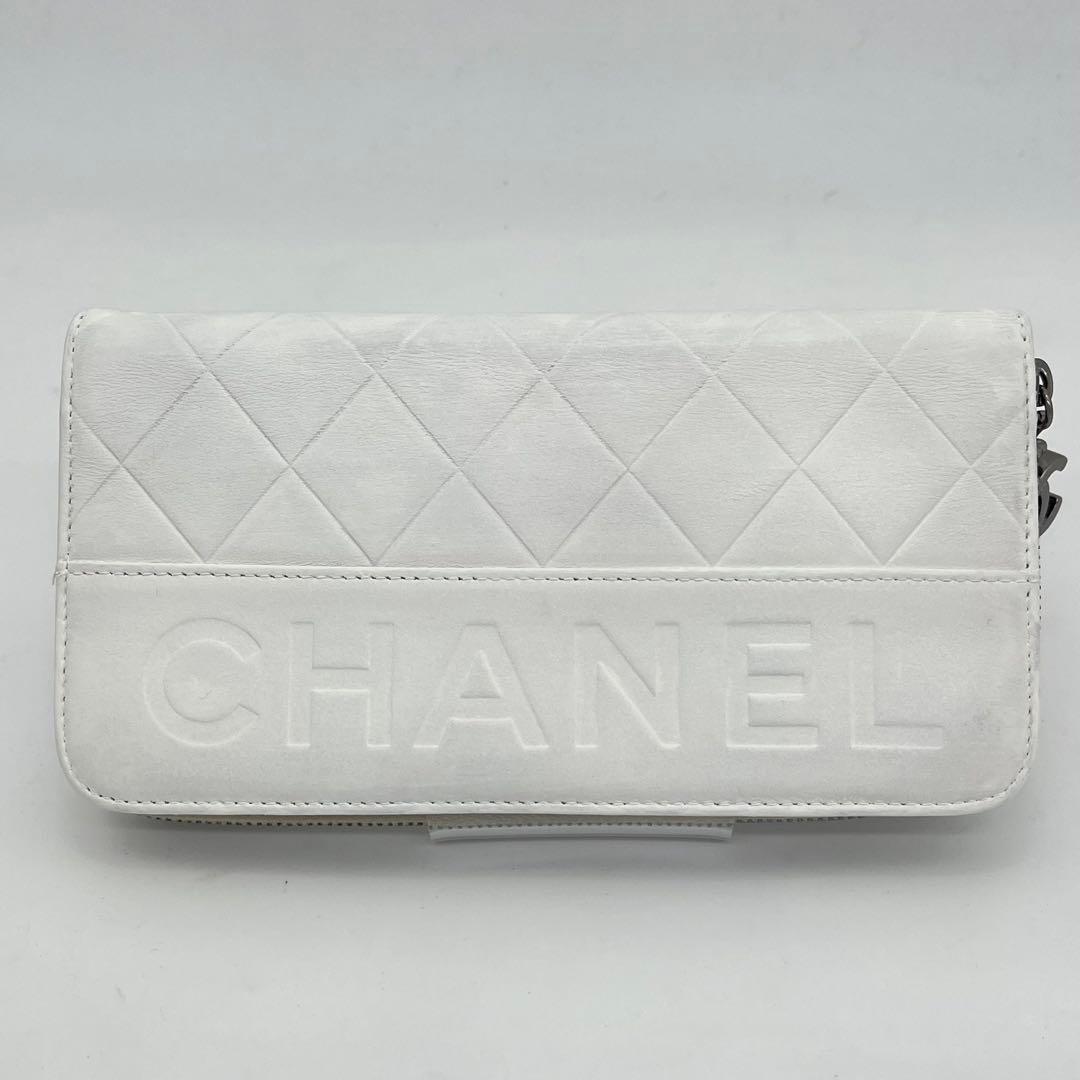 CHANEL 長財布 ラウンドファスナー ココマーク キルティング チャーム付き