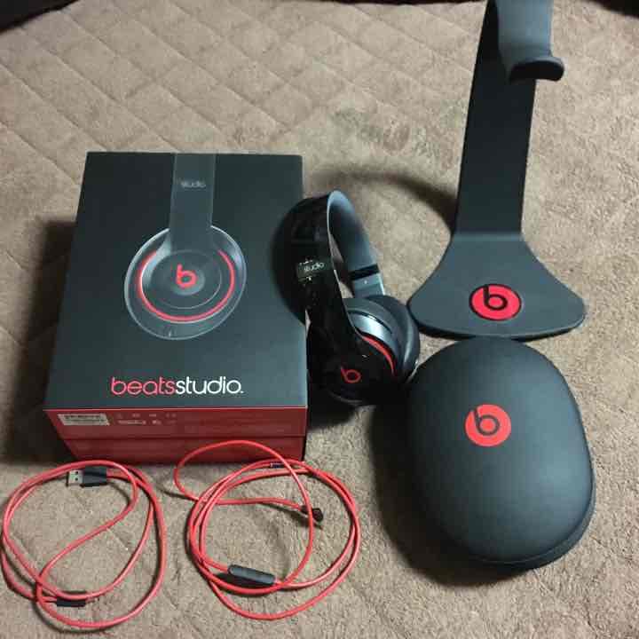 Beats ヘッドホン