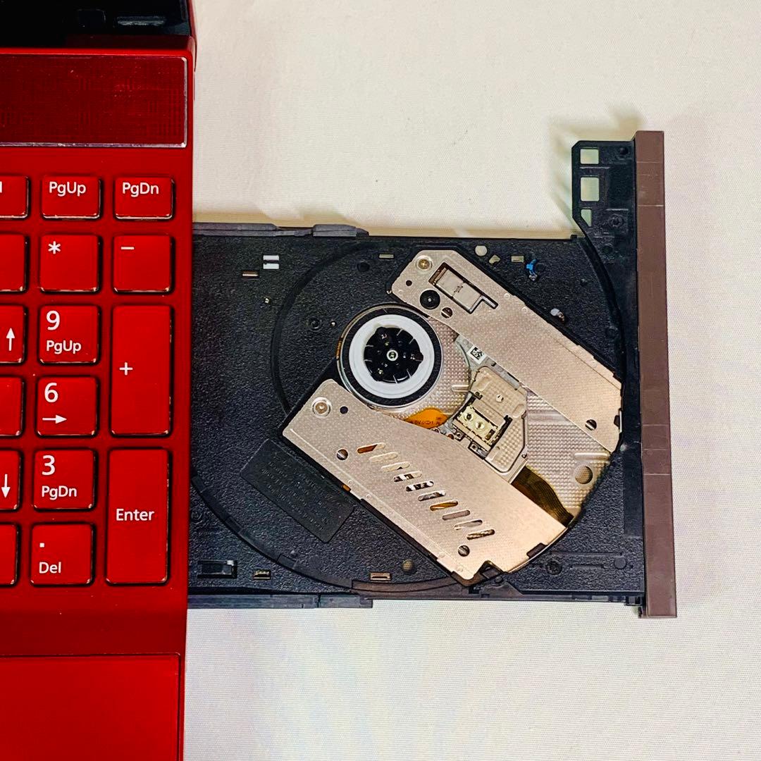 Core i7✨SSD256GB✨16GB✨オフィス✨富士通✨赤✨ノートパソコン