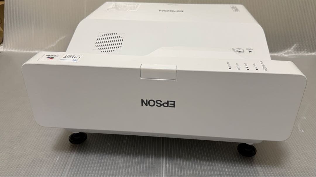 EPSON EB-760Wプロジェクター本体