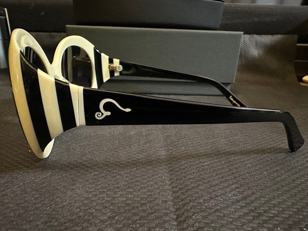 【vamprose】GURUGURU SUNGLASSES