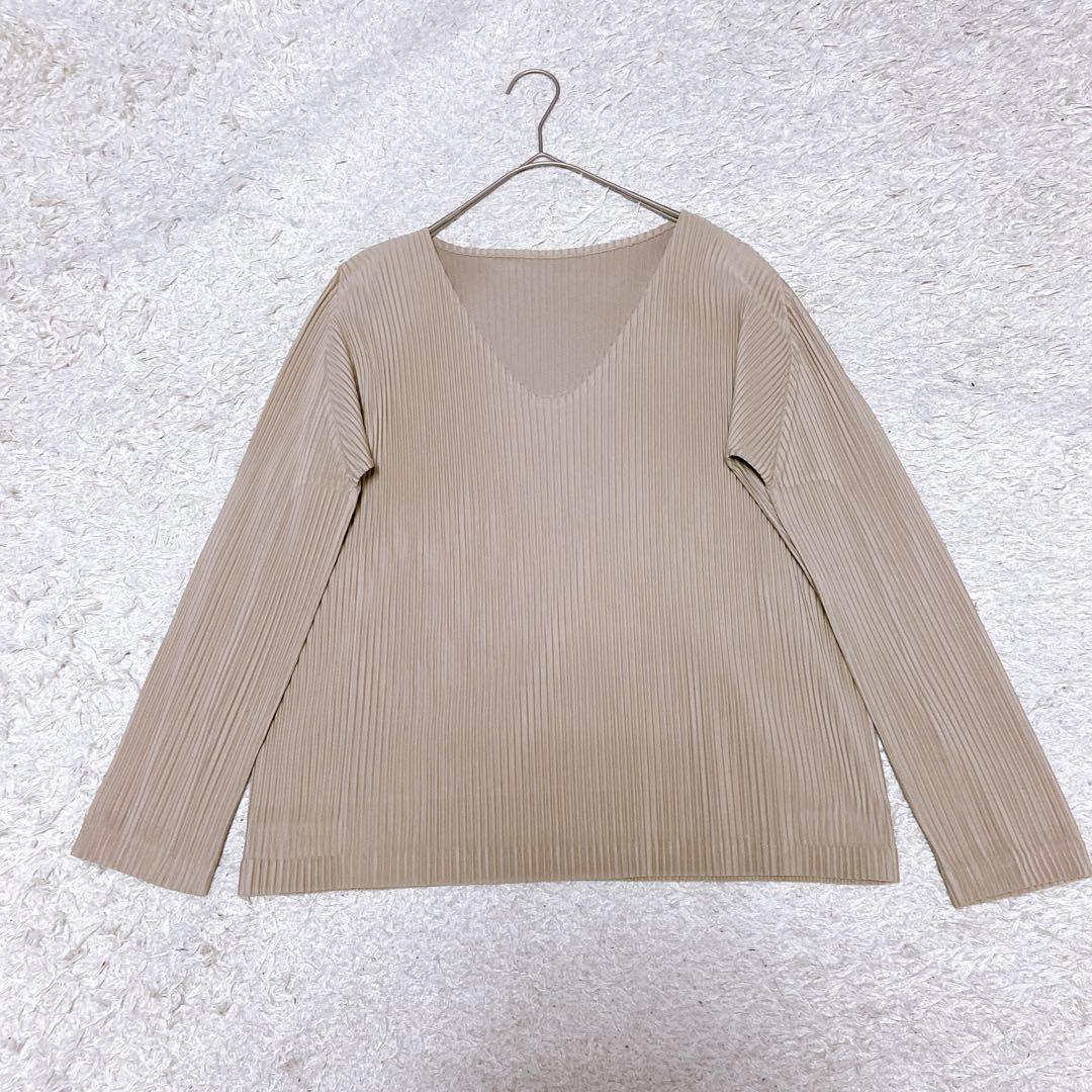 プリーツプリーズ　長袖Ｖネックカットソー　アイボリー　サイズ3