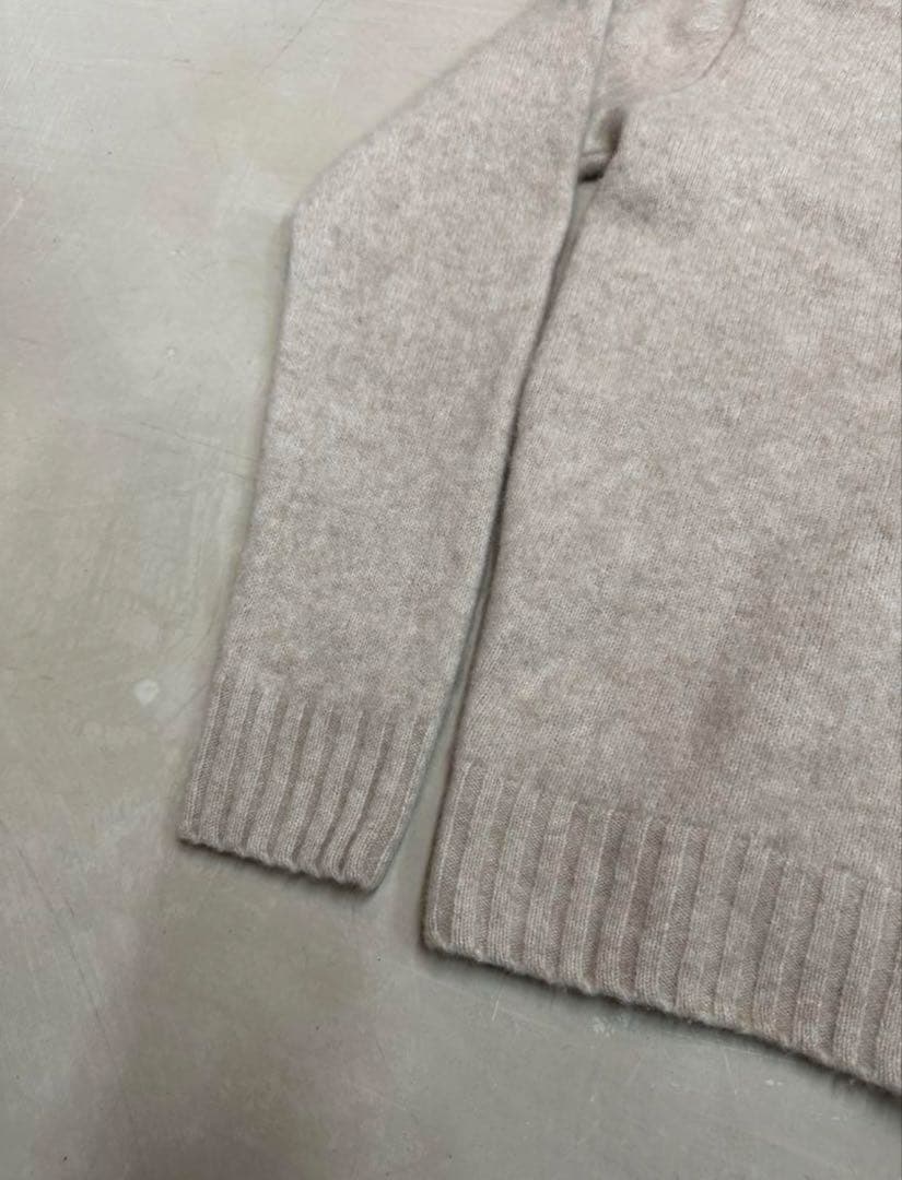 ARROW57. （田中さんのセーター）C.Tocculi コムギ　Lサイズ