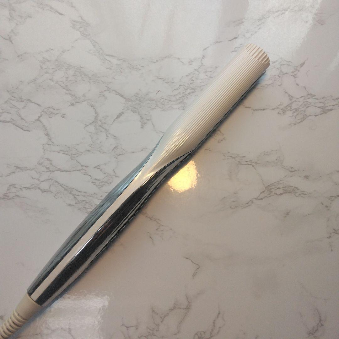 ぐみ⋆✦無言取引大歓迎　美品　動作良好　ReFa　ストレートアイロン