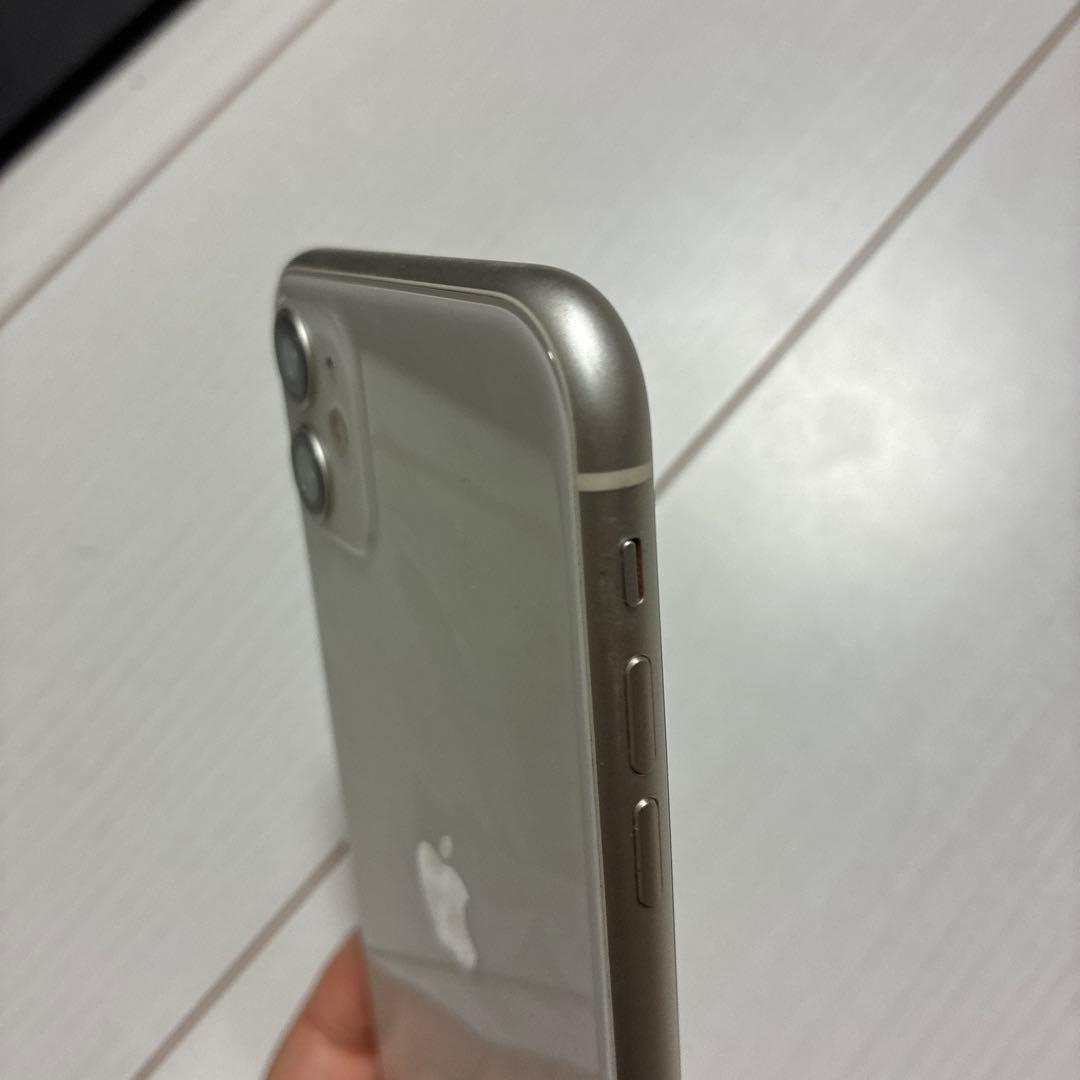 iPhone11 ホワイト