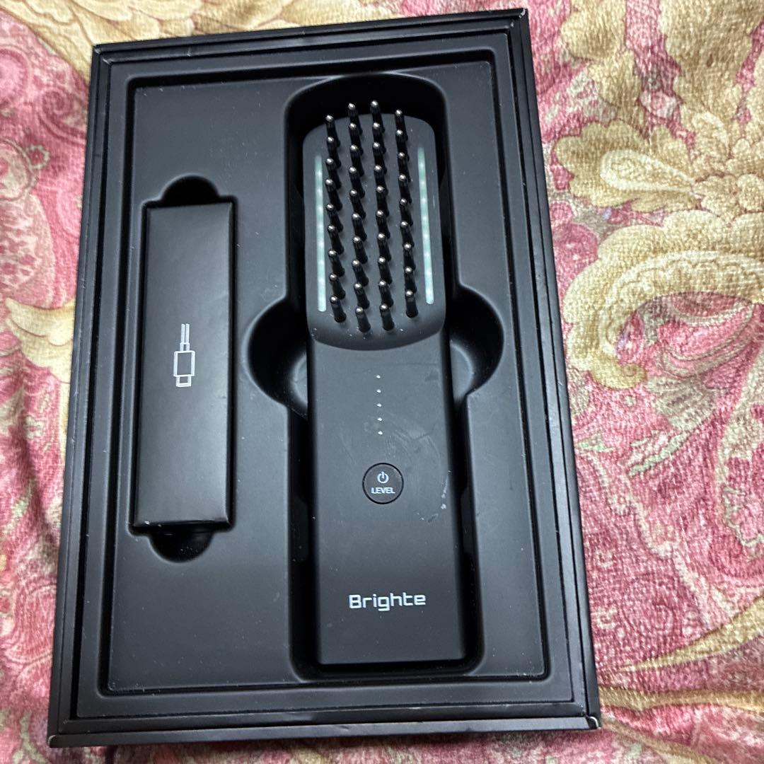 値下げしました。Brighte 美顔器 LEDライト機能付き