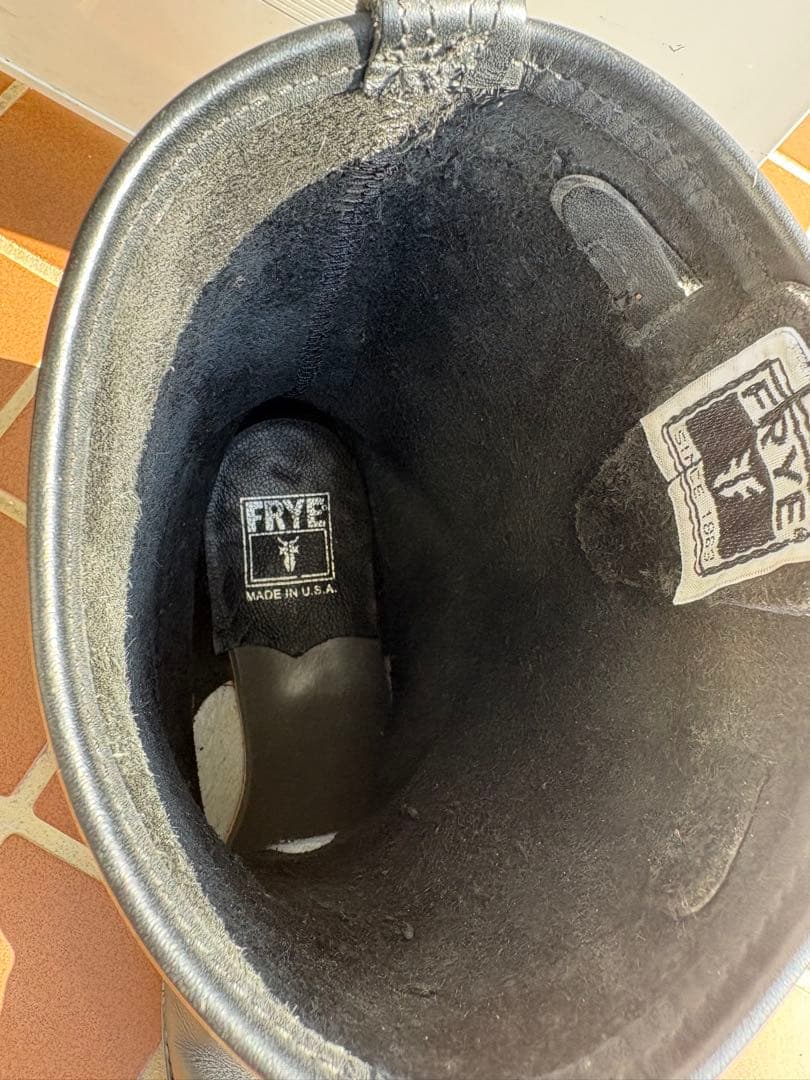 ブラックレザーエンジニアブーツ